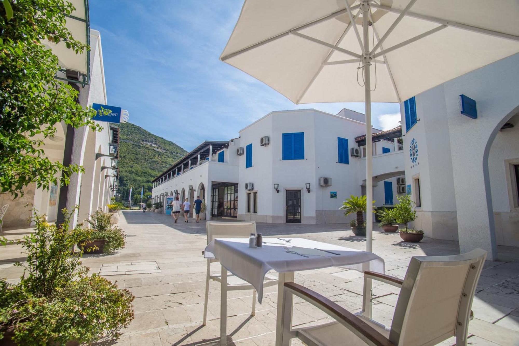Hotel Aleksandar Budva Exterior photo