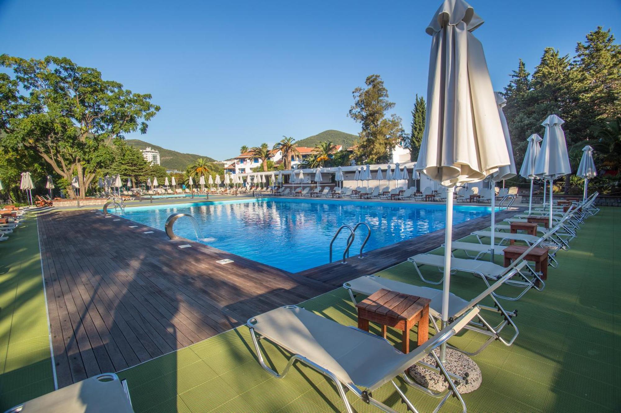 Hotel Aleksandar Budva Exterior photo