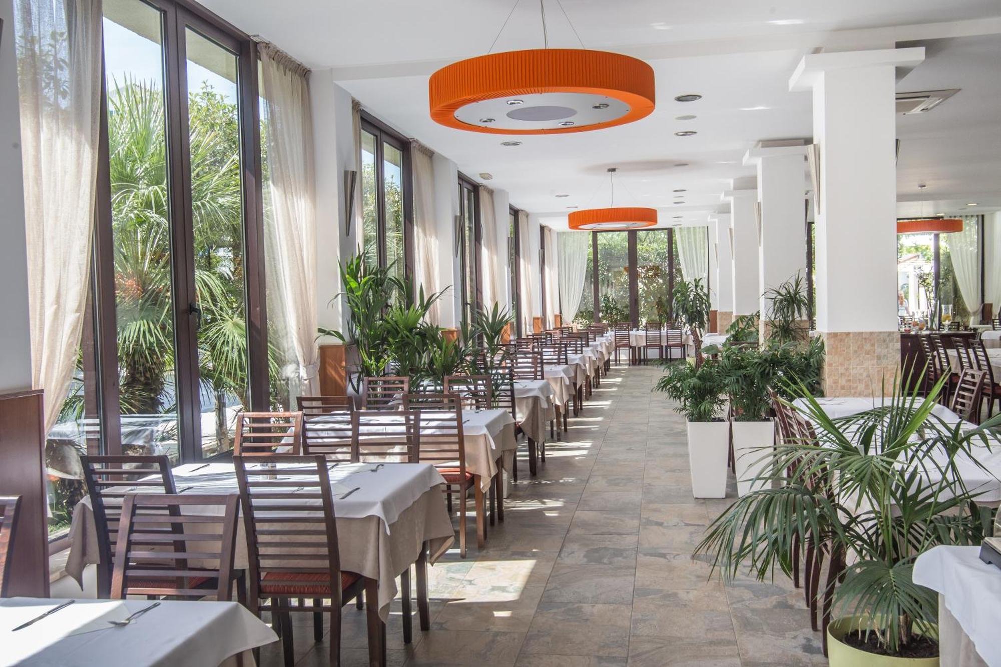 Hotel Aleksandar Budva Exterior photo